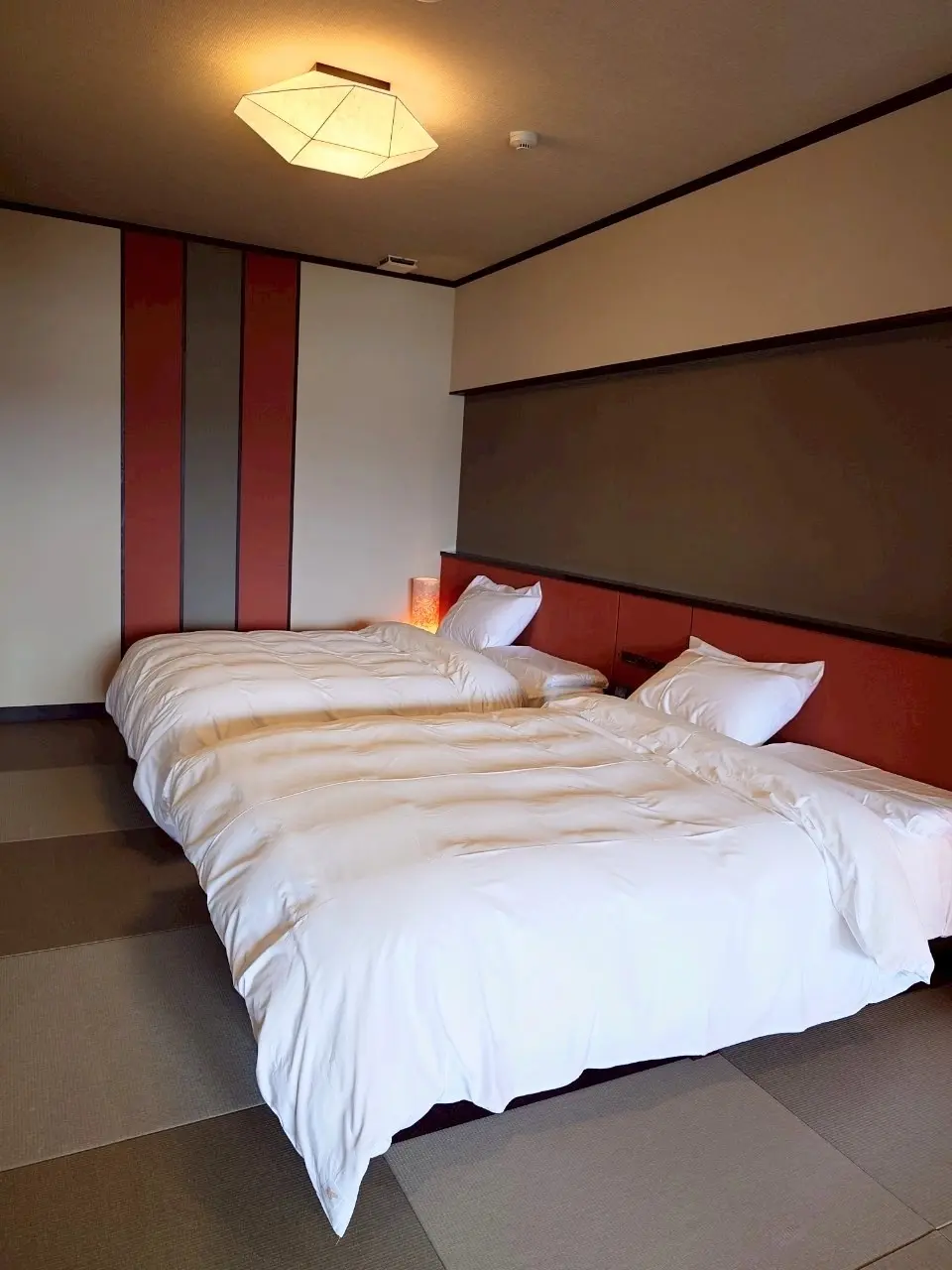 湖畔の洋館　かたくらシルクホテル