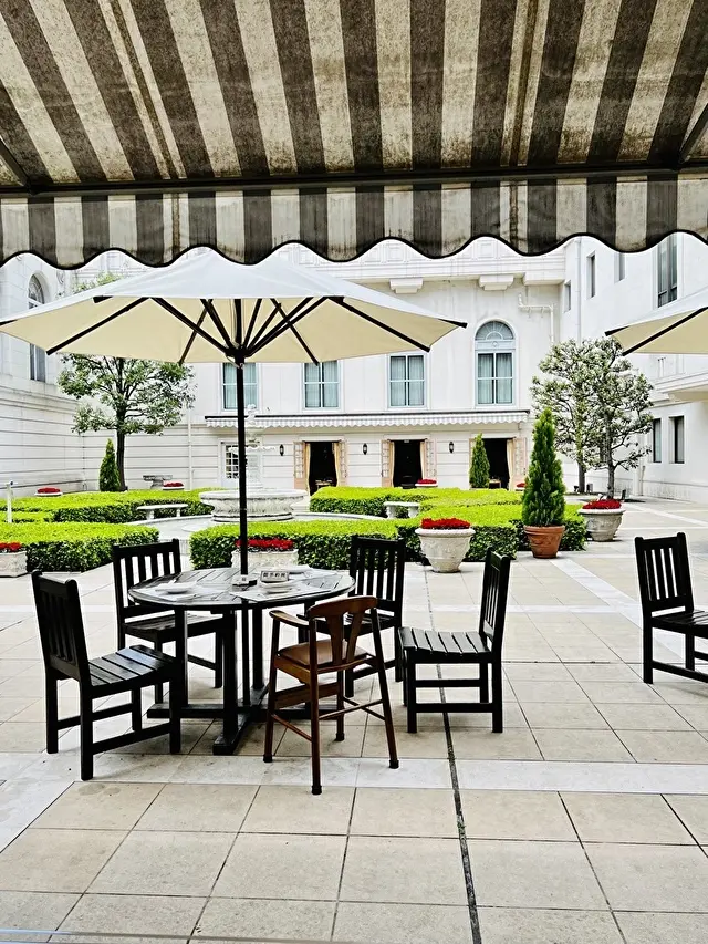 開放的な美しいパティオ