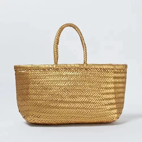 【50代 ファッション】旅の楽しみはおしの画像_23