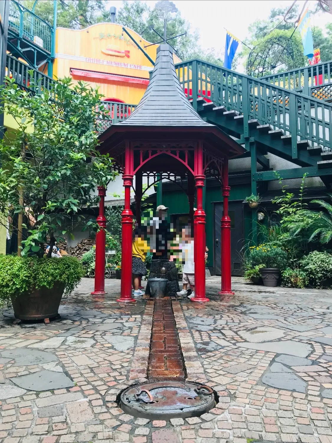 トトロ　手漕ぎポンプ　ネコバスルーム