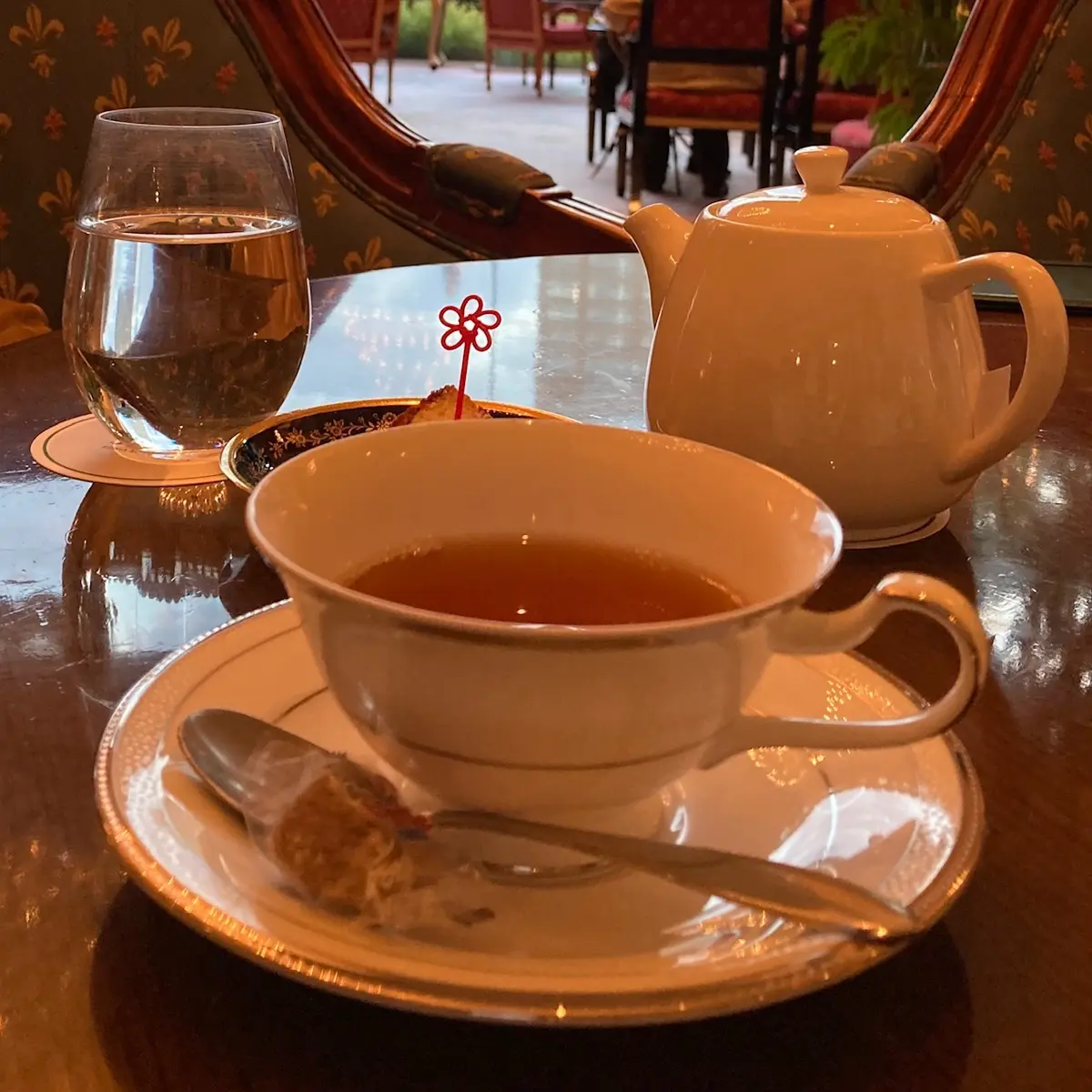 ティーカップとティーポット