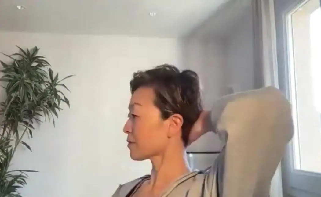 OurAge×Webエクラ 40代50代　前頭骨のエクササイズ　やり方