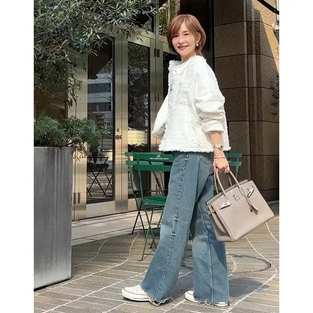 カジュアル過ぎず上品に！50代が履きたい「スニーカー」コーデ3選