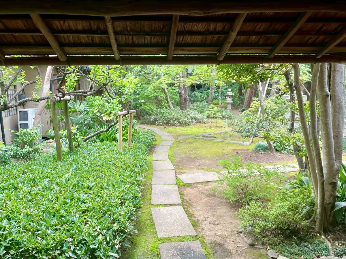 山屋の中庭