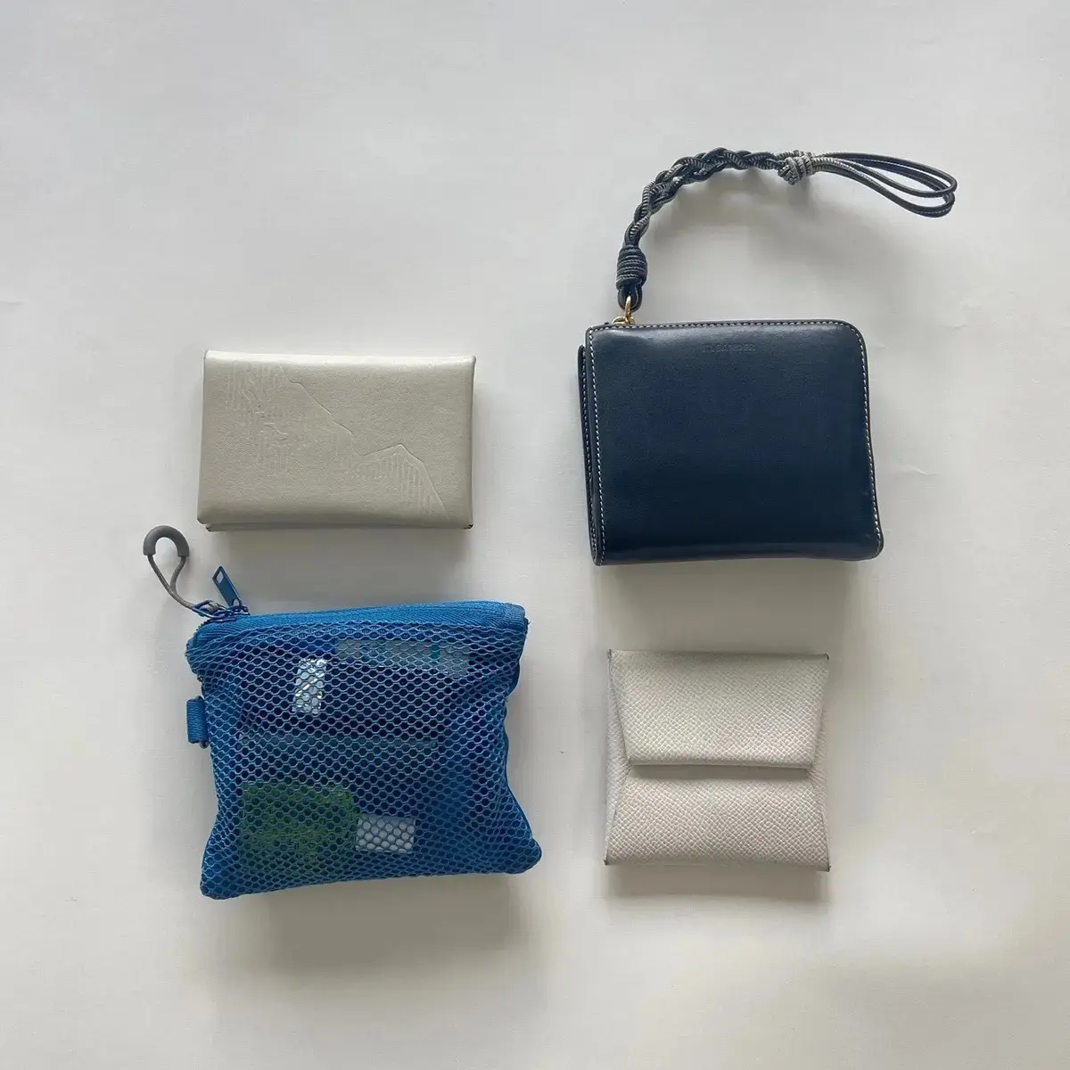 少数精鋭！ミニマムなTのバッグの中身