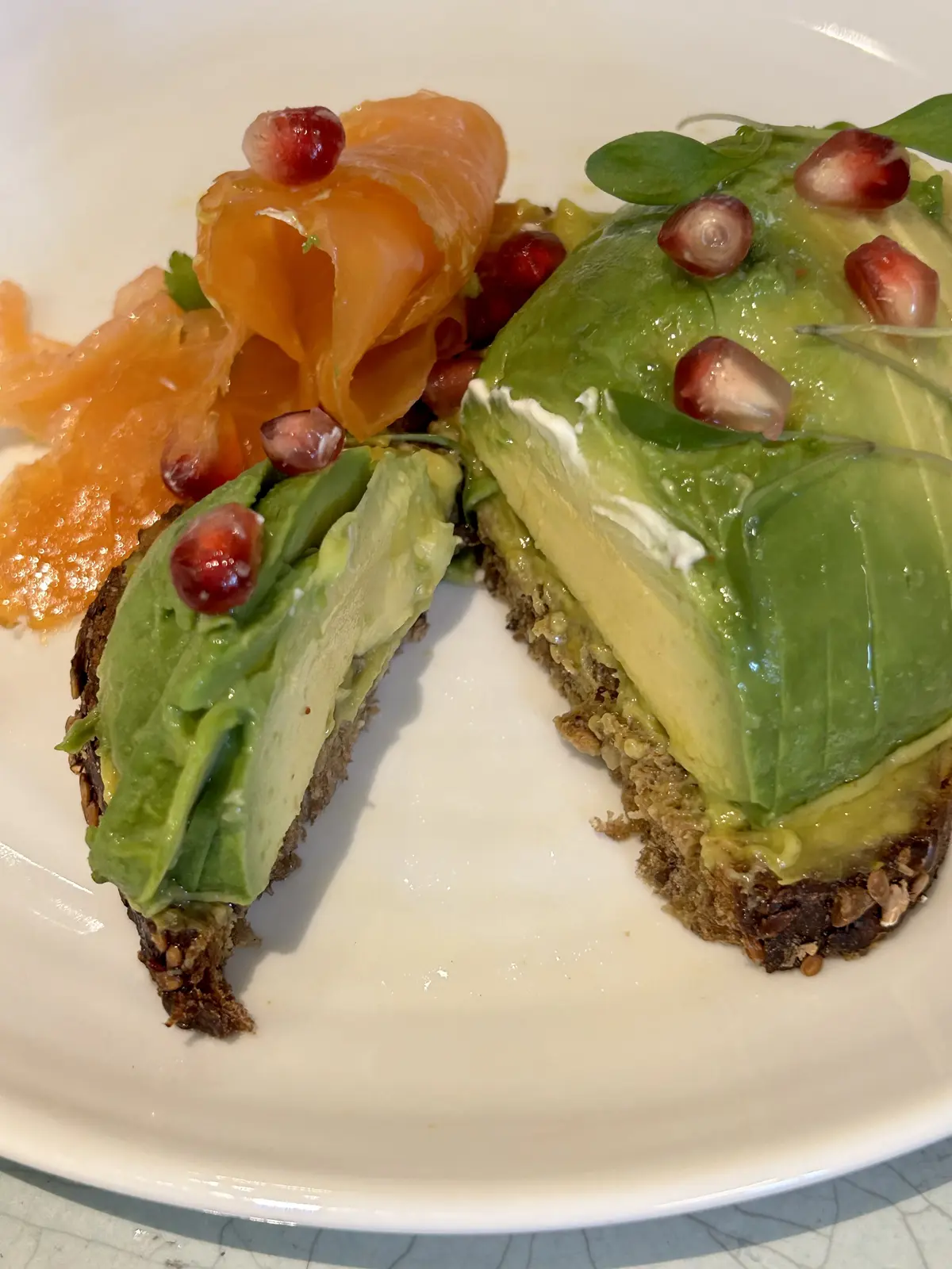 パリの朝食　カフェ