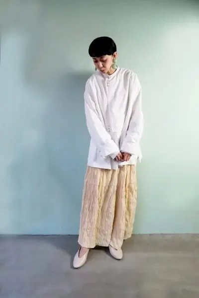 enchanted 【HAPPY PLUS STORE別注】本革ソフトレザーVカットバブーシュ ￥12,980（税込）