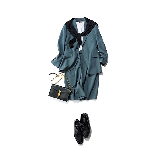 注目のショートパンツは ジャケットでさらりとこなす