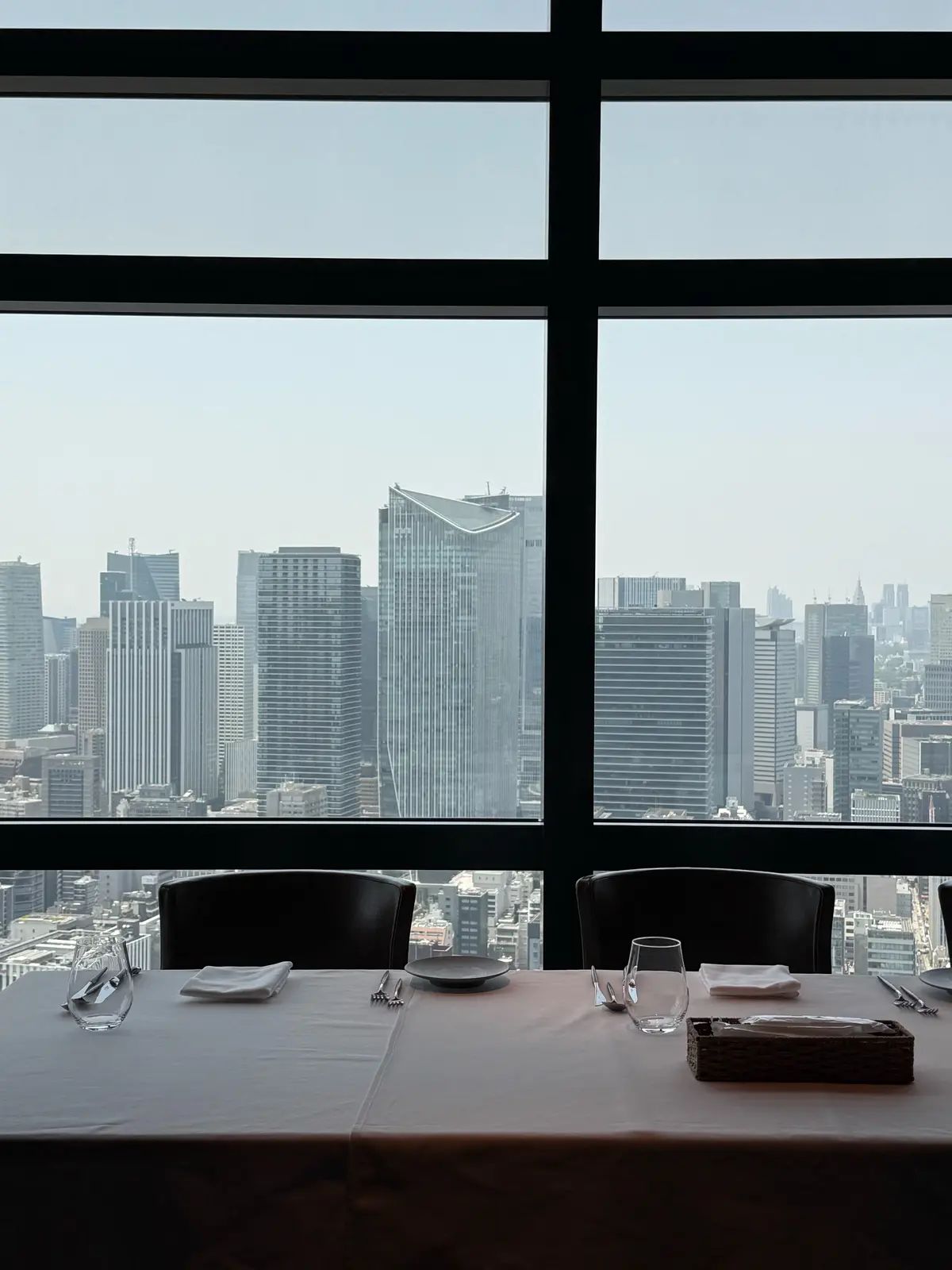 Prime42 steakhouse & sky bar店内からの眺め、虎ノ門