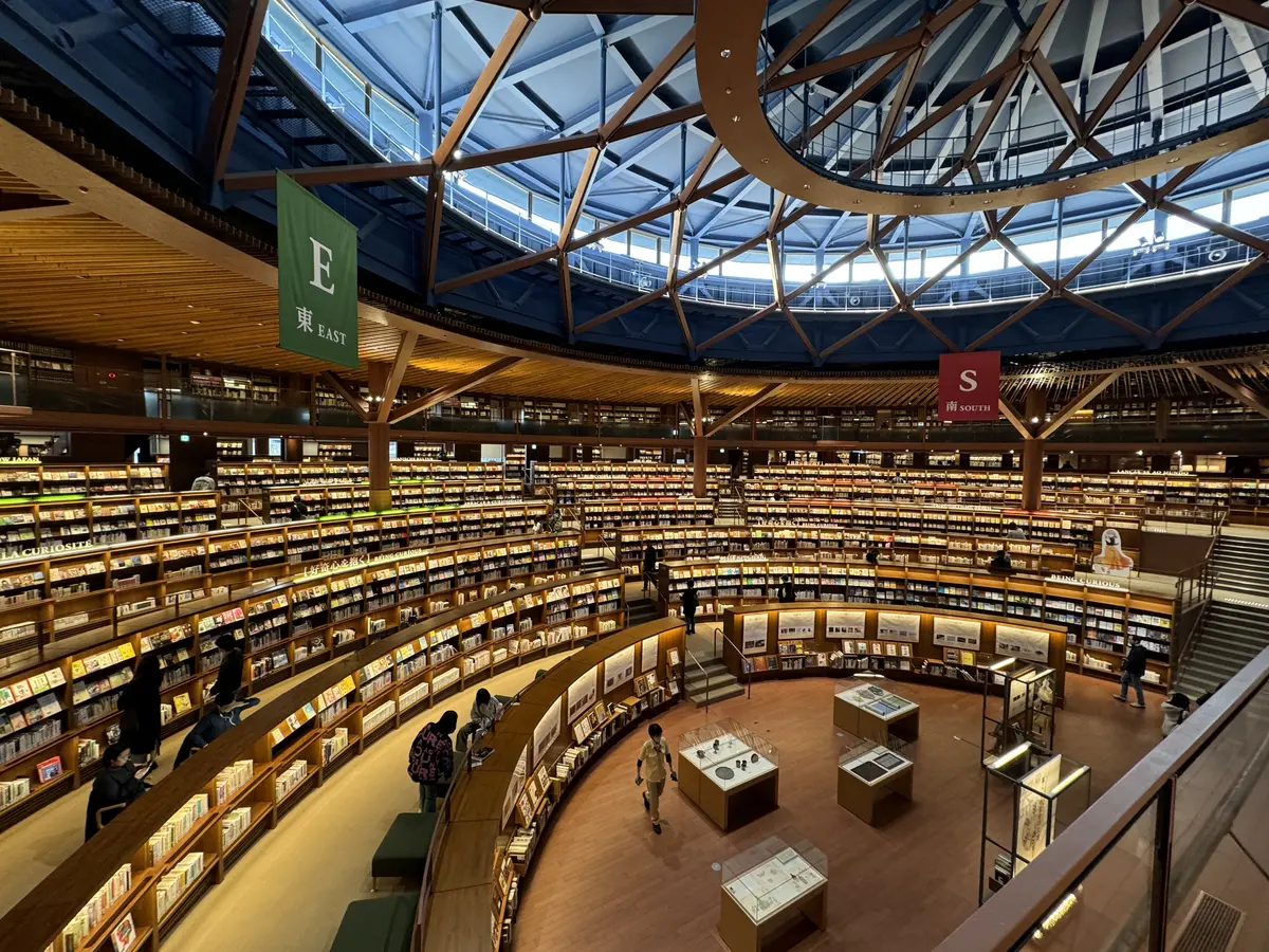 石川県立図書館