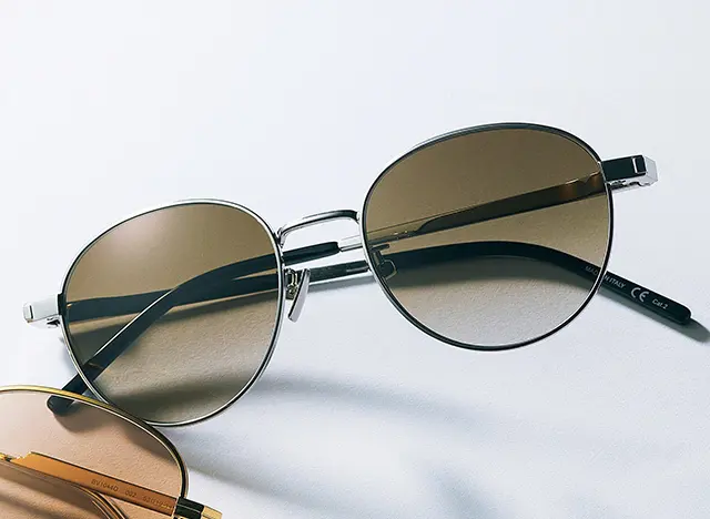 サングラス￥49,500／ケリング アイウエア ジャパン カスタマーサービス（サンローラン バイ アンソニー・ヴァカレロ）　