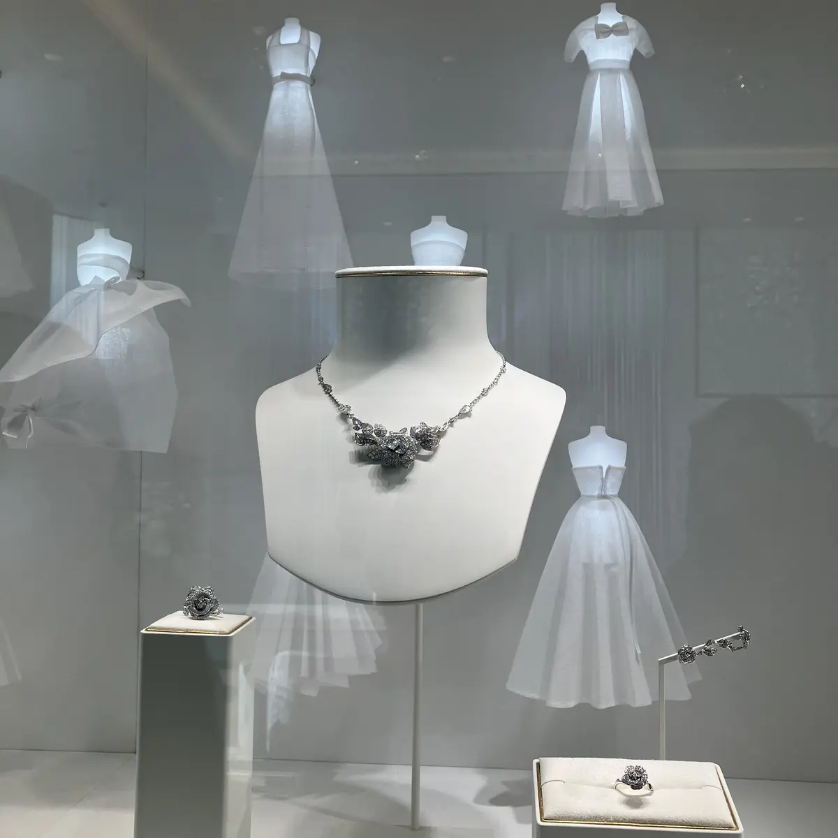 富岡佳子さんも来場！　「ディオール 麻布の画像_5