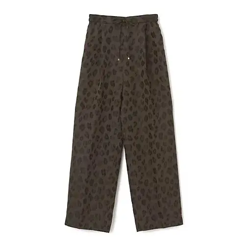 着回しがきく冬の柄パンツをスタッフの私服の画像_2