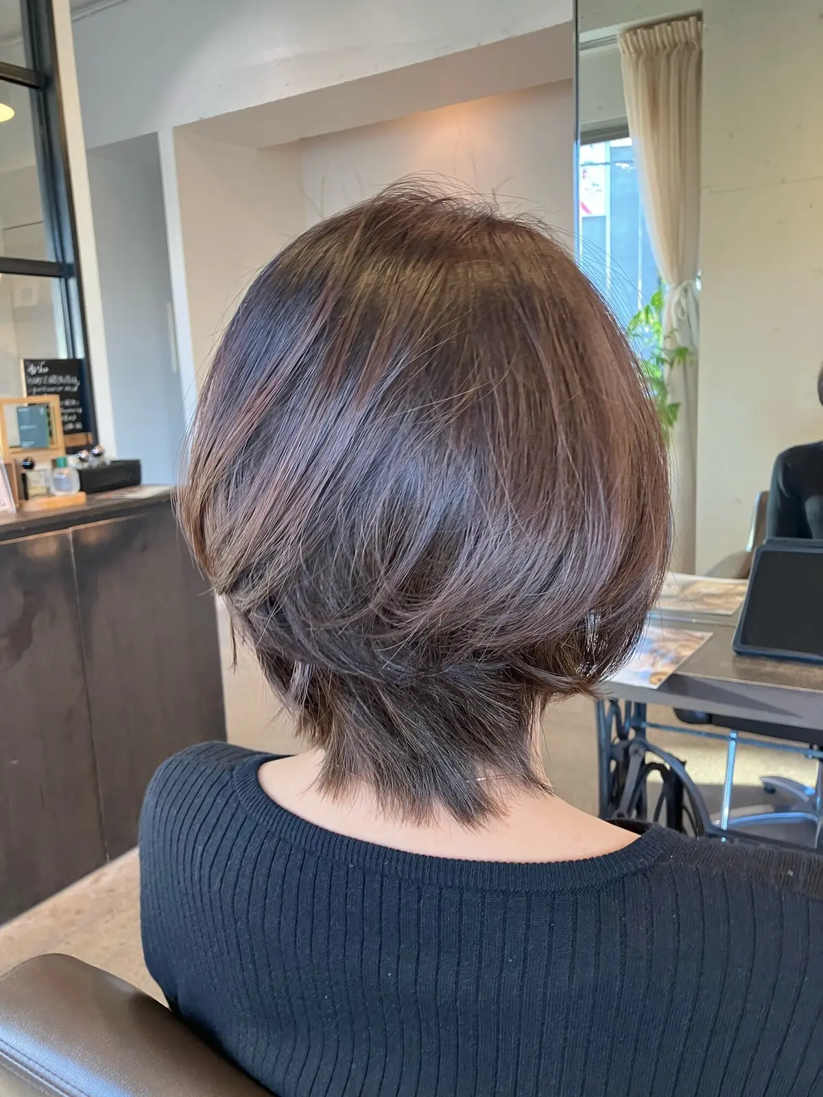 ReFa リファ　ドライヤー　ReFa BEAUTECH RESETTER  リファビューテックリセッター　eclat  jマダム jマダムのおしゃれ　ショート　ショートヘア　ボブヘア　レイヤーヘア ミディアムショート　ソワレドゥエクラ