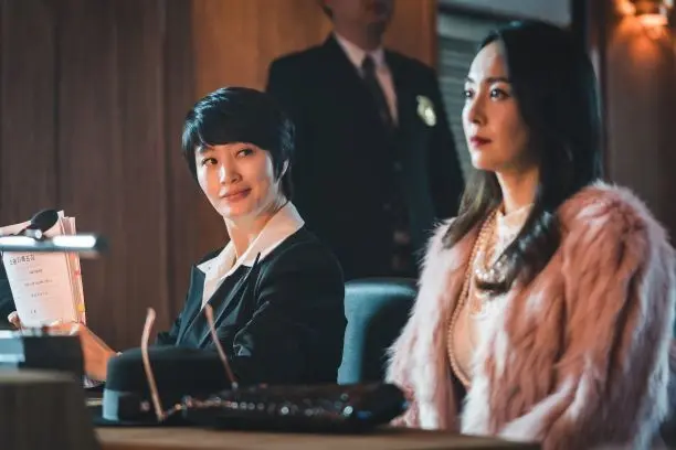 ハイエナ －弁護士たちの生存ゲーム－