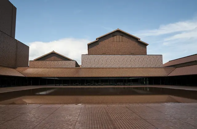 島根県立石見美術館（島根県芸術文化センター内）