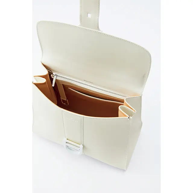 DELVAUX（デルヴォー）白バッグ