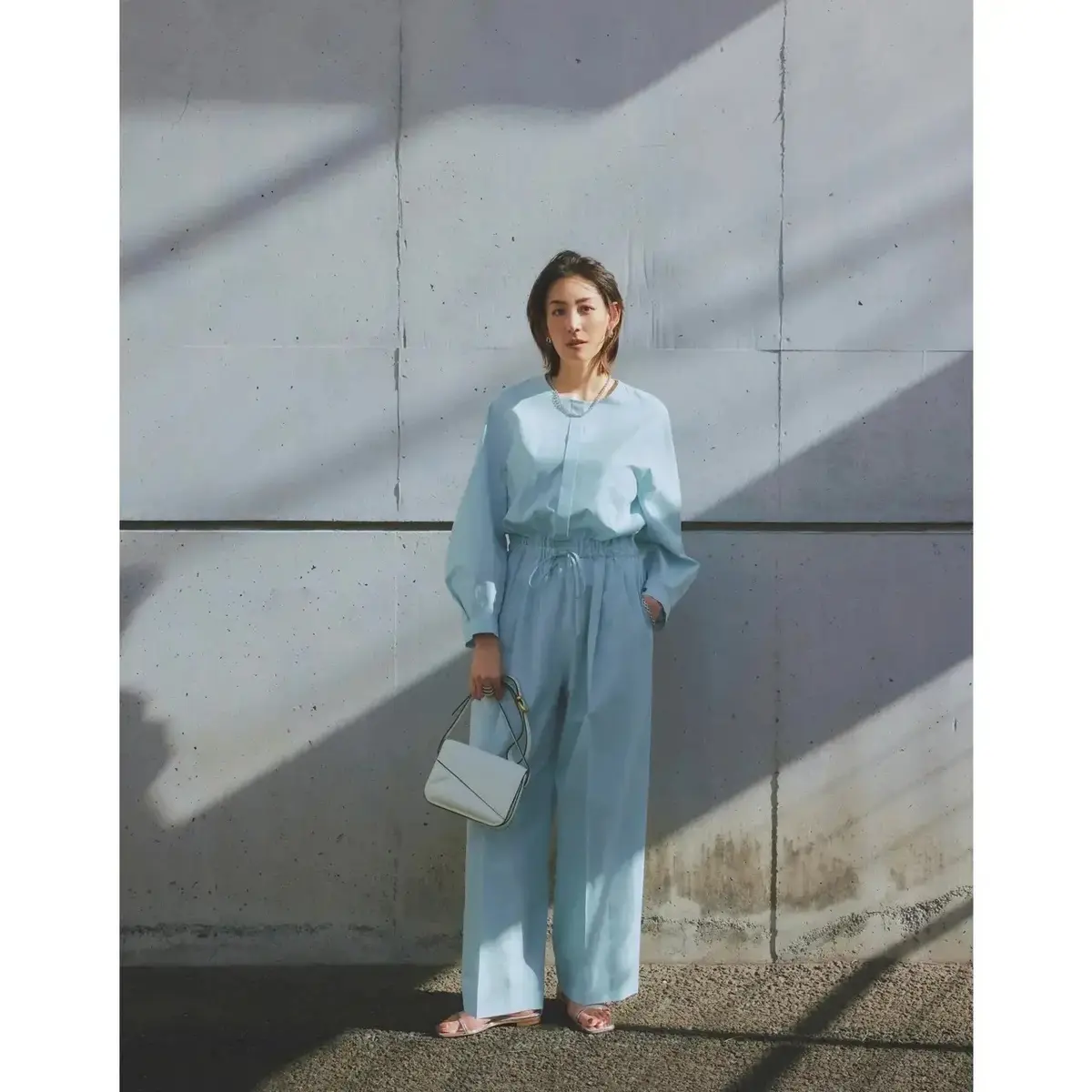 【気温20度の服装】日中の気温が20度の時の最適な服装は？50代におすすめのコーディネート6選