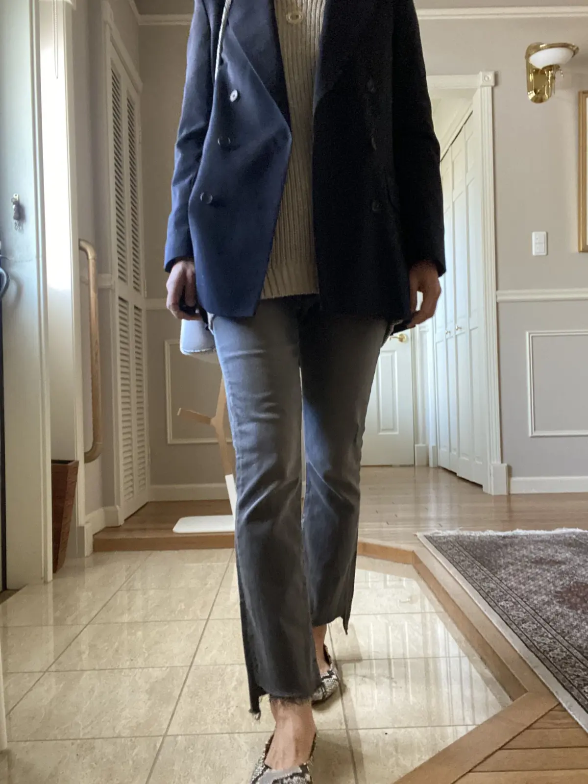 MOTHERの主役級デニムとパイソン柄シの画像_2