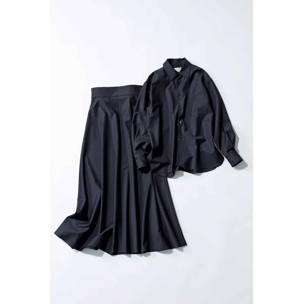 【ドローイング ナンバーズのセットアップ】村山佳世子さん（スタイリスト）