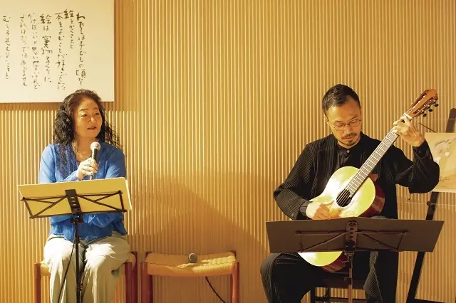 ギター曲は風やせせらぎの音などの情景描写も含め、弾き手にとってはかなりの難曲