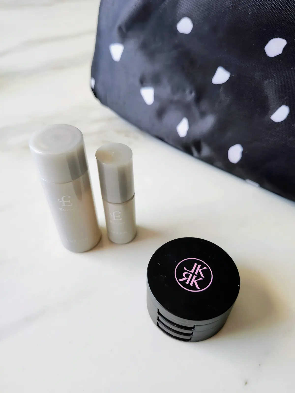 40代メイク、アラフィフメイク、レカルカ、ソワレドゥエクラ、イルミネイトマルチ、Lekarka、マルチパレット、旅行用メイクポーチ、エテルナム