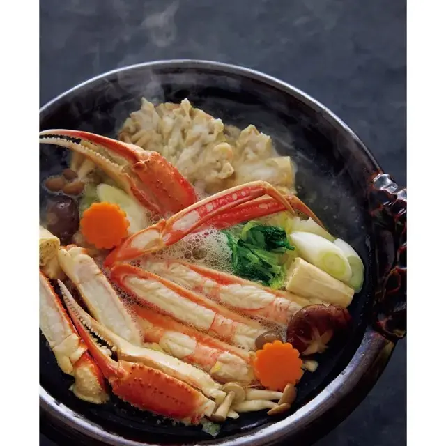 とれたてガニの新鮮さがきわだつ　さんぽう西村屋「地物松葉かにすき鍋セット」