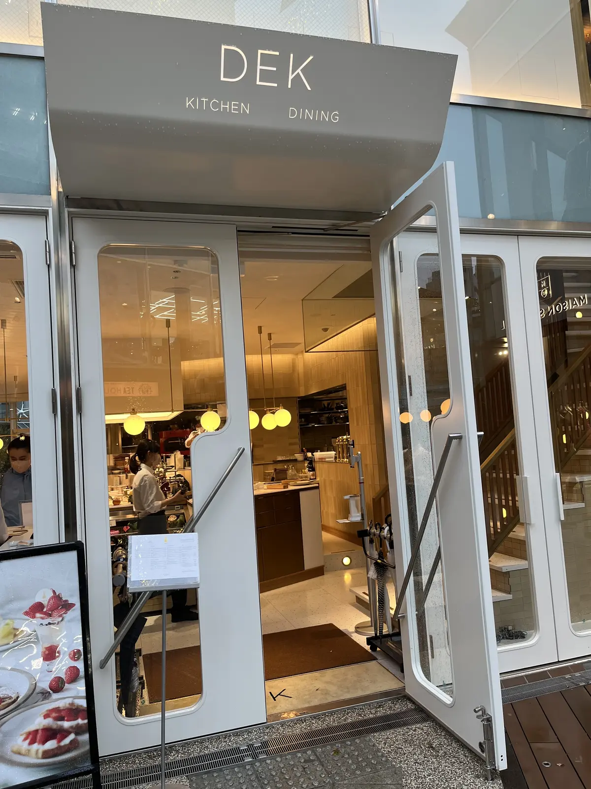 せっかくのお出かけも、雨でプチプラブラッの画像_11