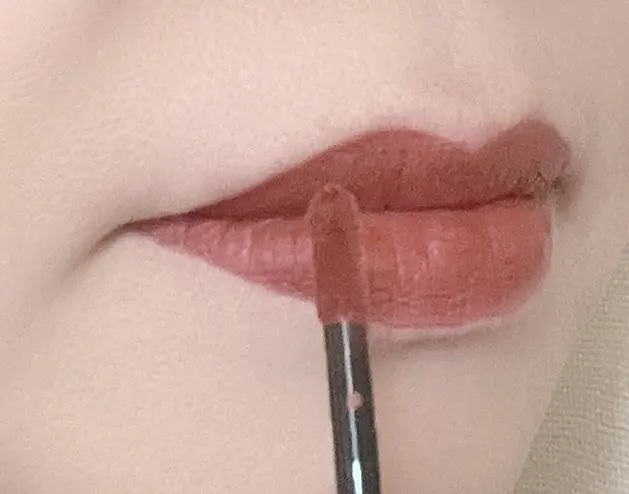 ケイト リップモンスター スフレマット　M01 深紅の闇