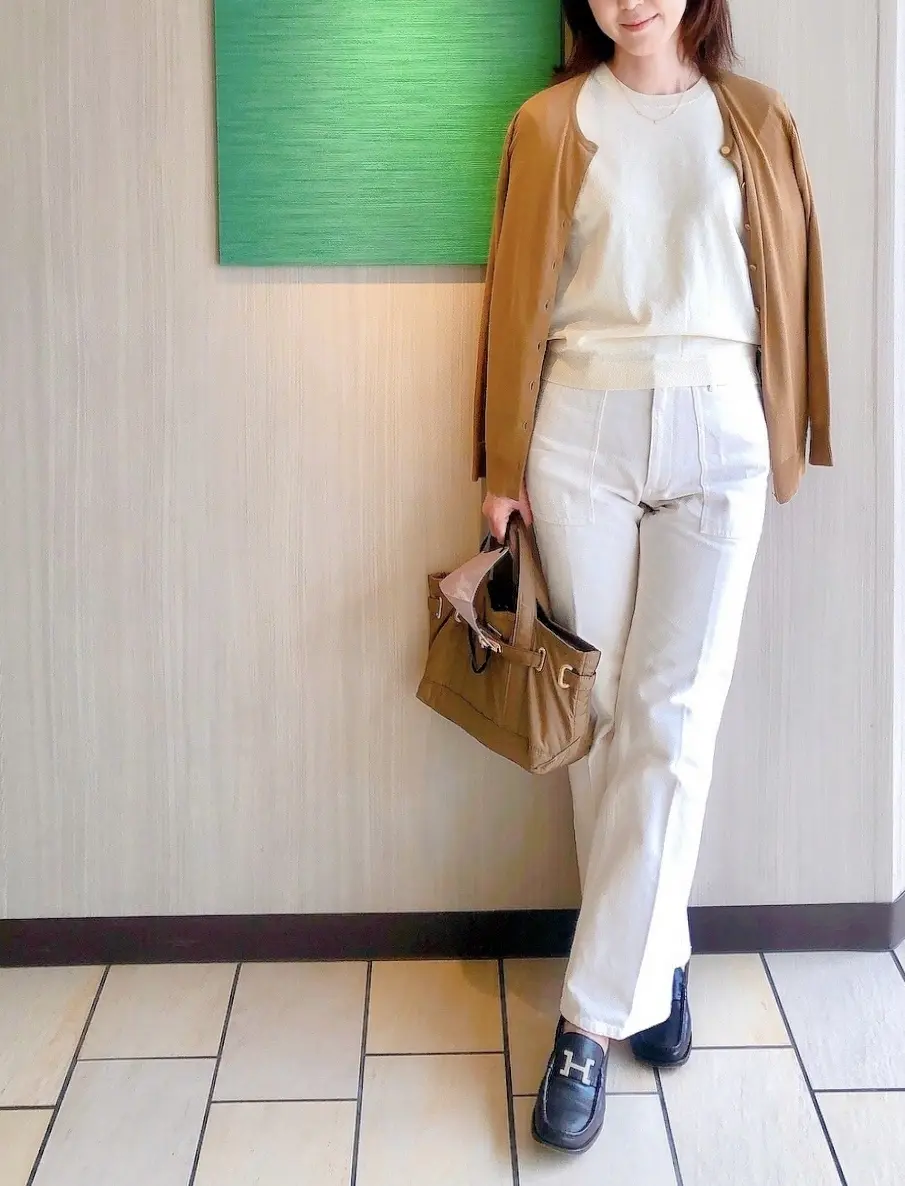 ホワイトとブラウンコーデ