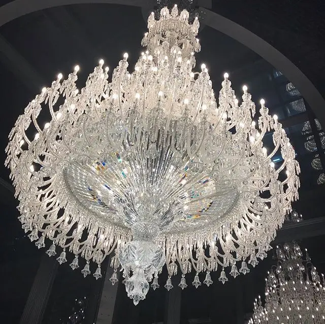 圧巻！ バカラの巨大シャンデリアです。の画像_1