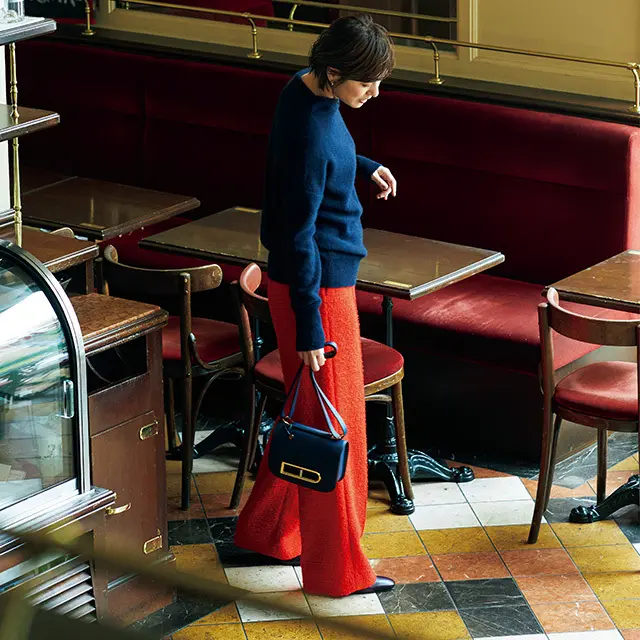 クラシカルなツイードは 　　オレンジレッドでフレッシュに。 　冬を楽しむ絶妙な駆け引き