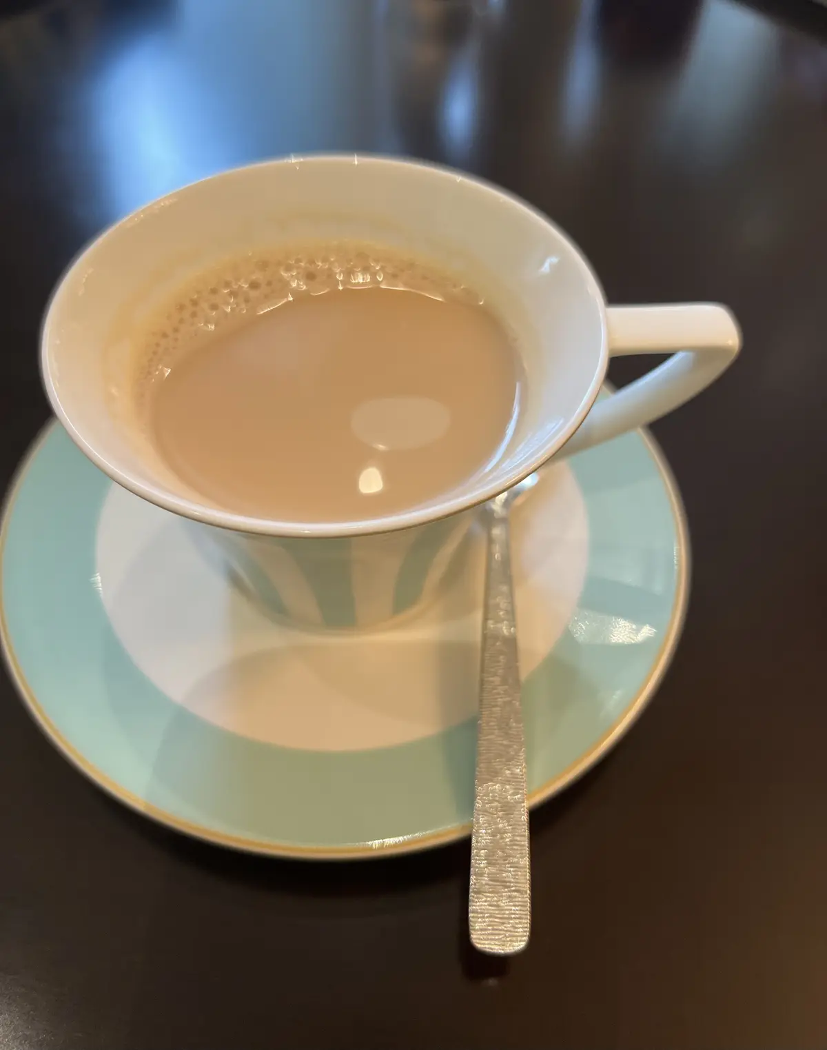 ロイヤルミルクティ　東京ステーションホテル　ロビーラウンジ