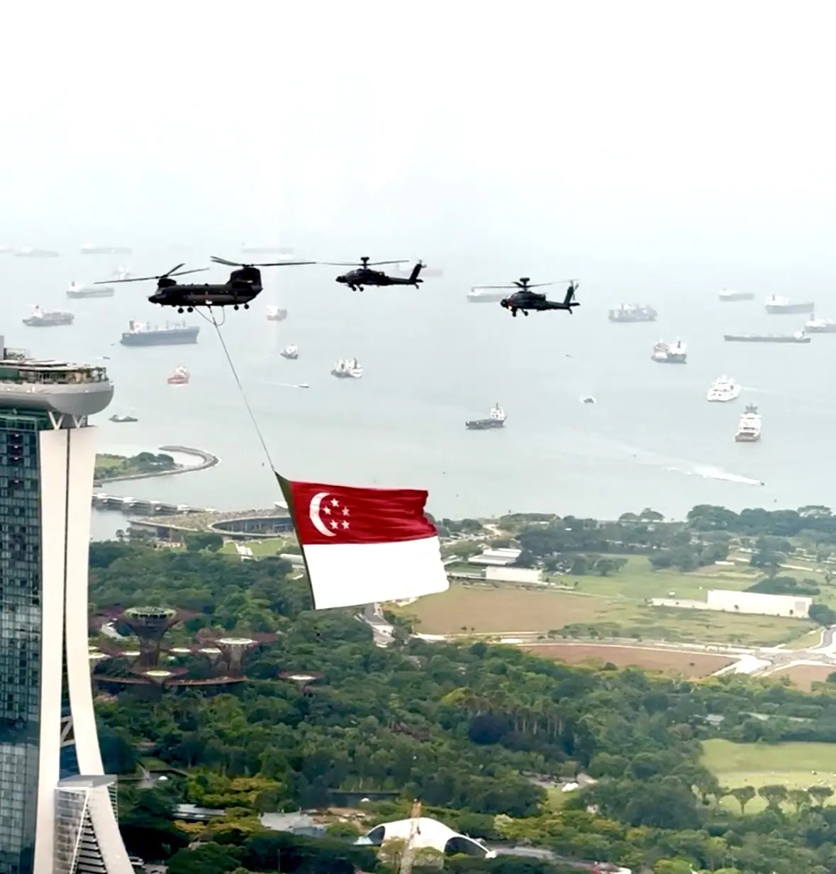 ヘリコプター　国旗