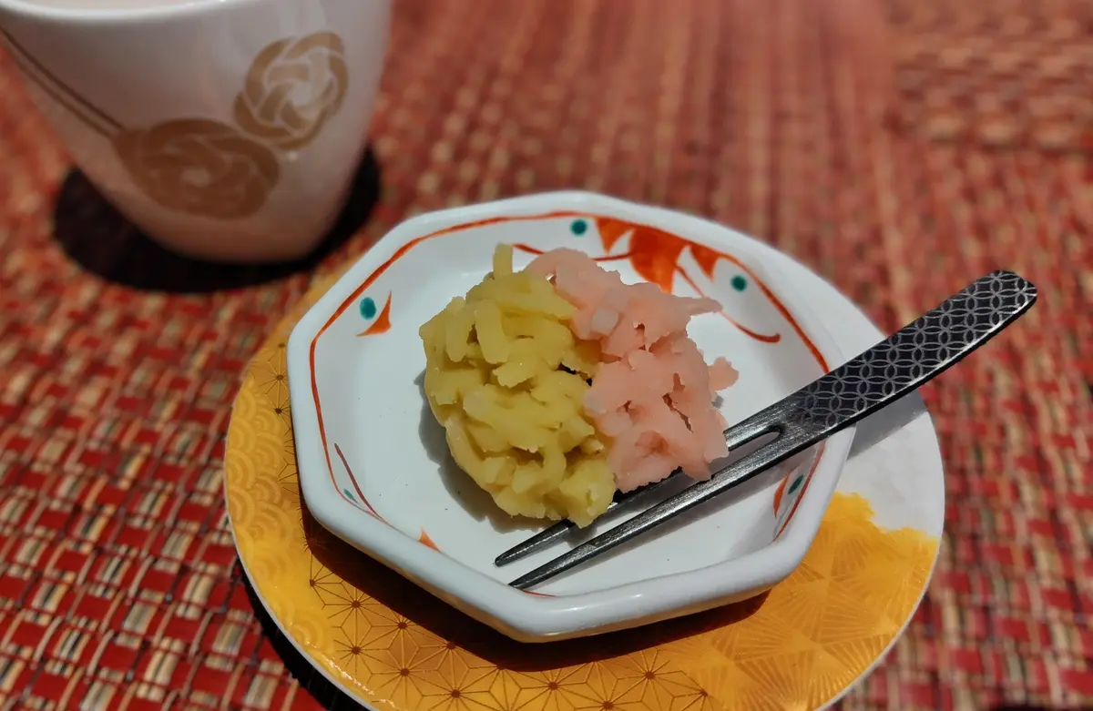 THE HOTEL SANRAKU KANAZAWA（ザ ホテル山楽 金沢）ティータイム　上生菓子