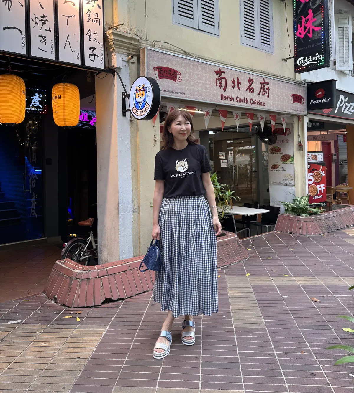 黒Tシャツコーデ