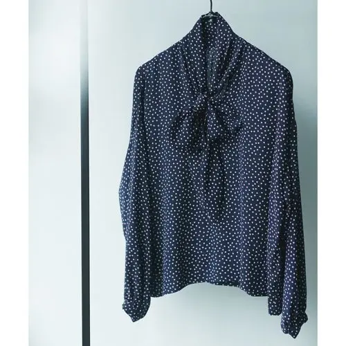 E by eclat ドットボウタイブラウス ￥17,600
