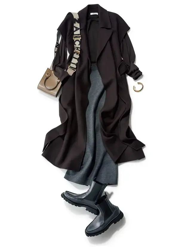 ドラマティックなブラウンジレを主役にグレーボトムでスマートに引き締めて