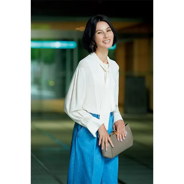 クラシックでいてモダン。 カジュアルなボトムにあえて合わせたい