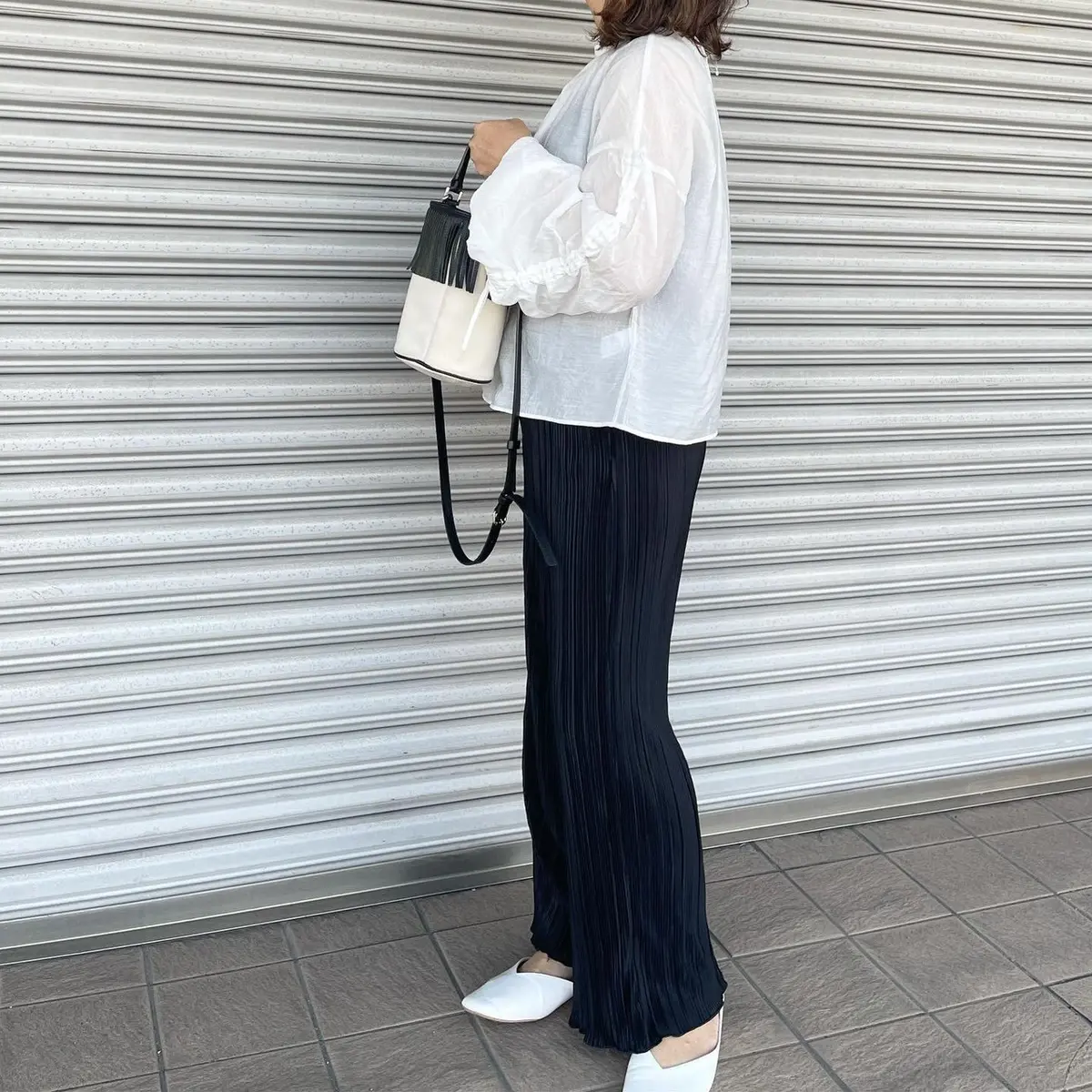 GU シアードローストリングスリーブブラウス