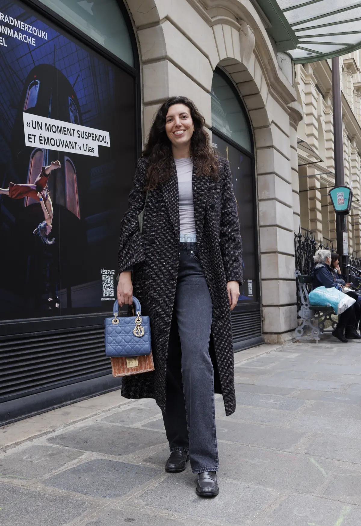 ファッションスナップ　チェスターコート　デニム