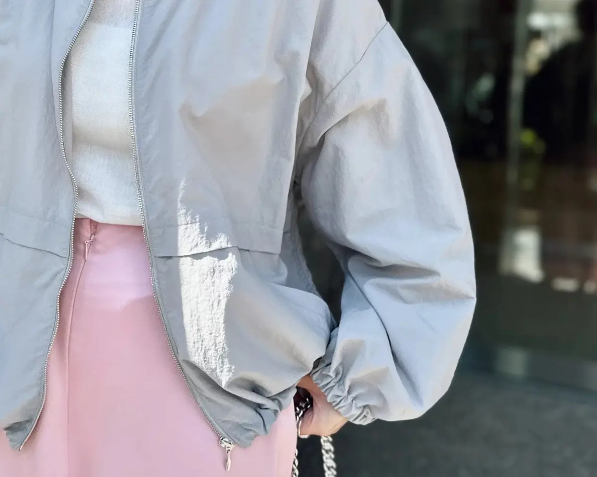 ＼新色グレー登場！／春に重宝する「ライトの画像_4