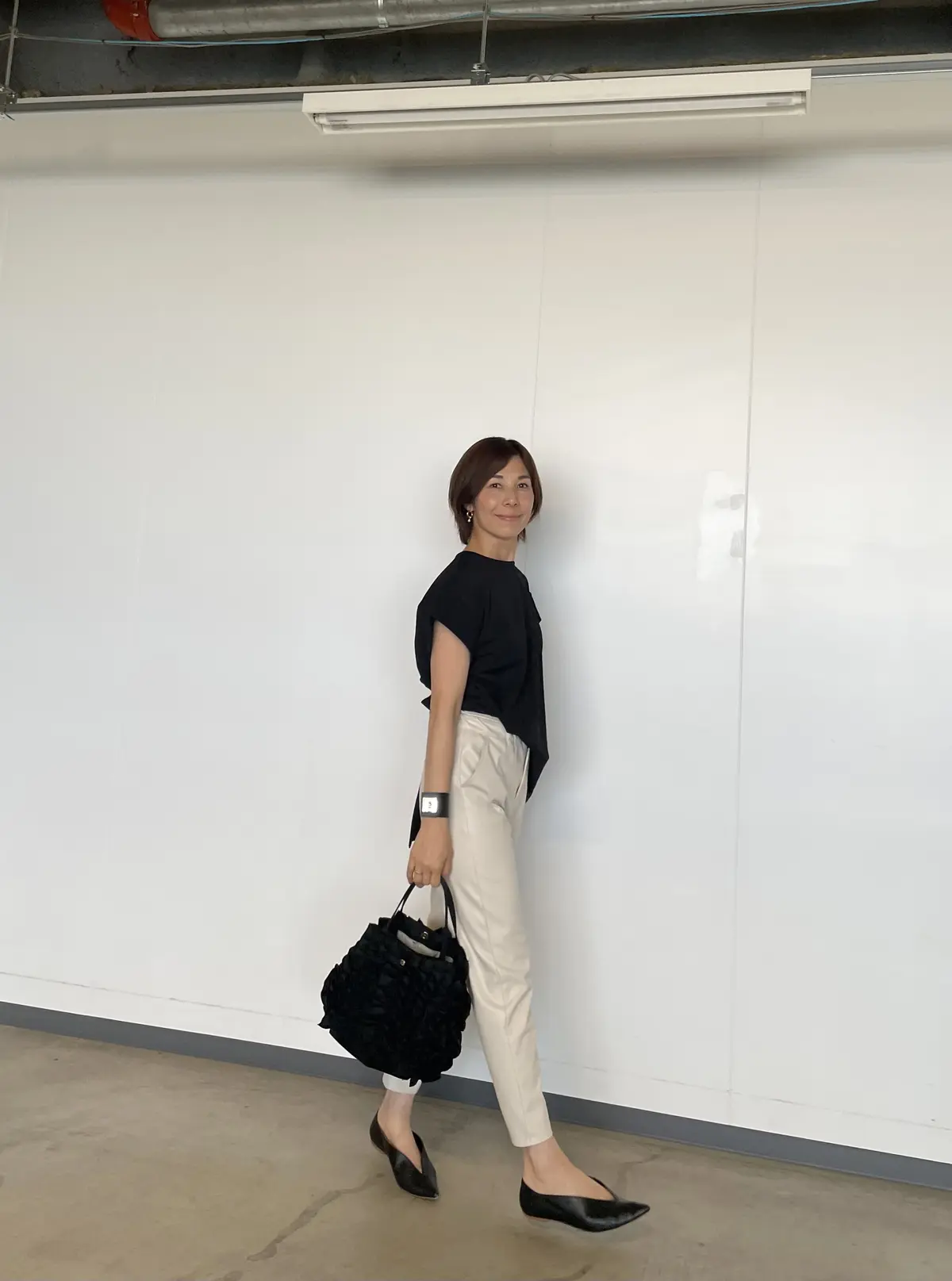 使えるエクリュカラーのフェイクレザーパンの画像_1