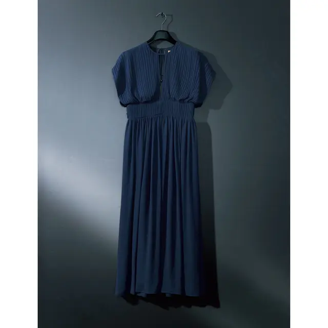 ボスのピンタックドレス