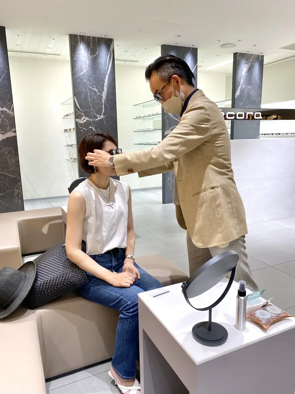 Decora Tokyo サングラスフィッテング