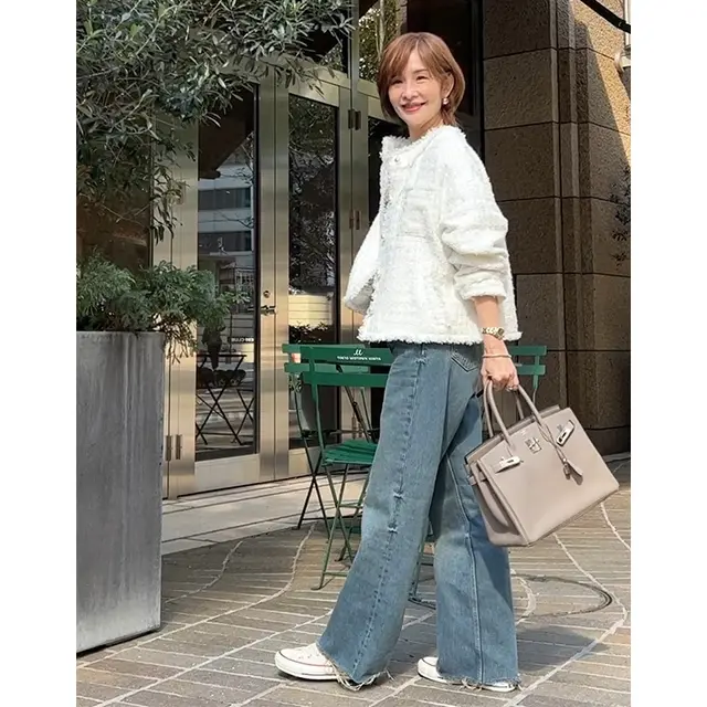 カジュアル過ぎず上品に！50代が履きたい「スニーカー」コーデ3選