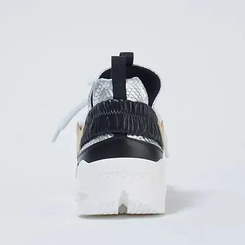 万能カーディガンや名品シューズ、最旬シルの画像_11