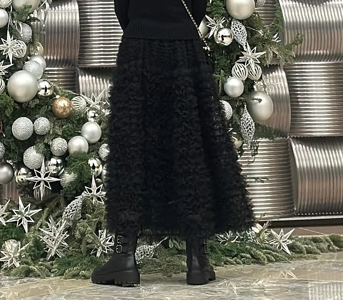 華組　山口理江	さん　黒　スカート　コーデ　ディテール