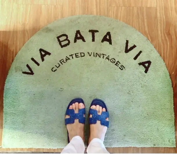 ラグ　ロゴ入り