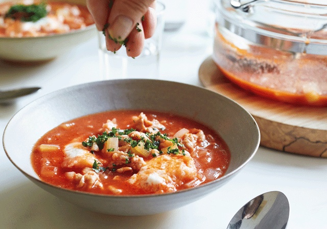食べすぎをリセット！「大和いもと豚肉のトマトスープ」&「キャベツと帆立缶のスープ」